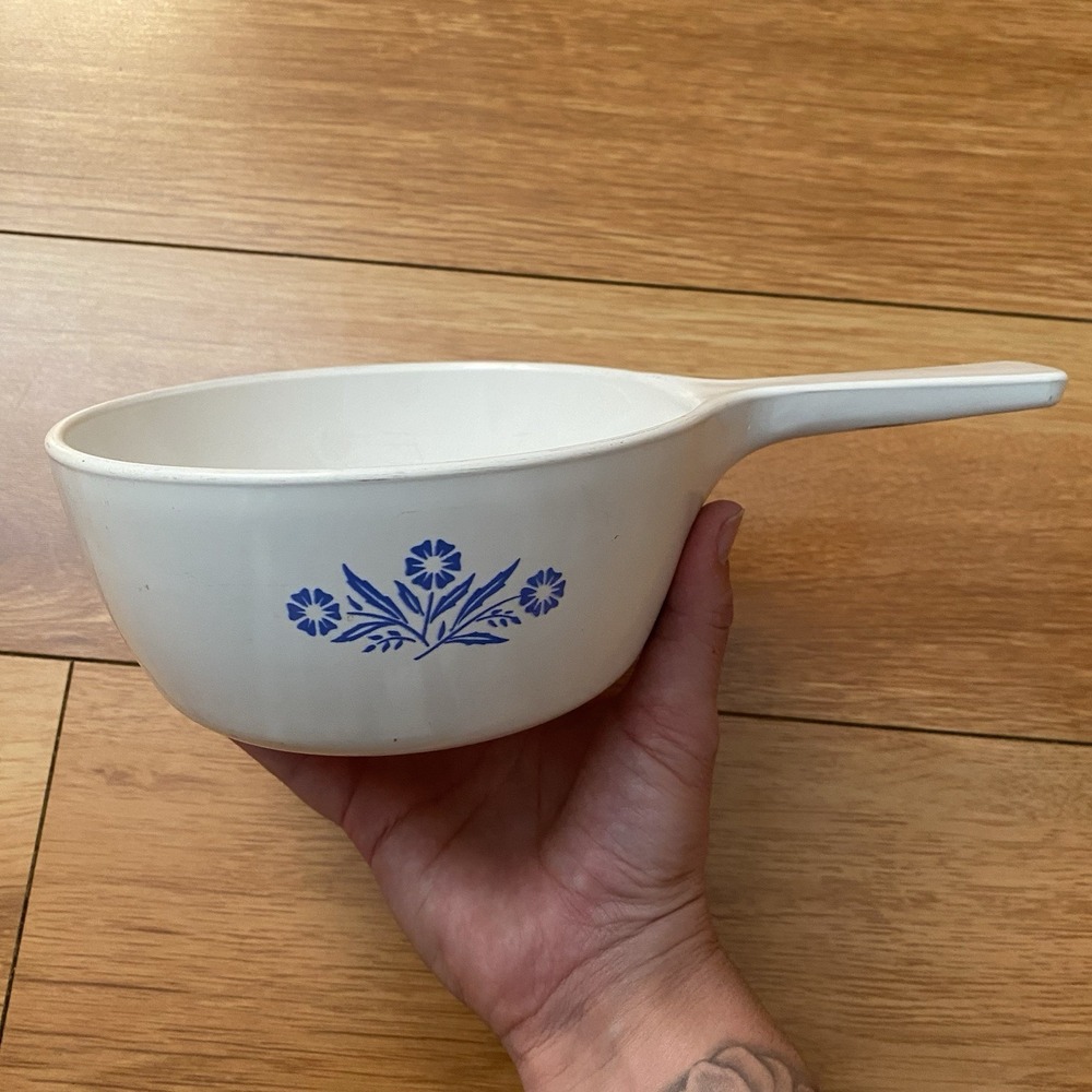 Corning Ware Blue Cornflower P-82-B 1-1/2 PINT No Lid Sauce Pan White U.S.A.